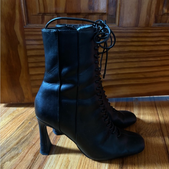 Romantic Goth Boots - Picture 2 of 3